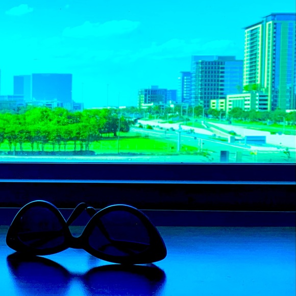 Meet your Posher, Karyn - Picture 1 of 3